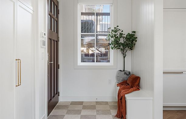 2 127 W 17th Avenue Cambie