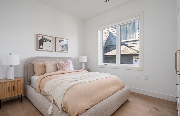 2 127 W 17th Avenue Cambie