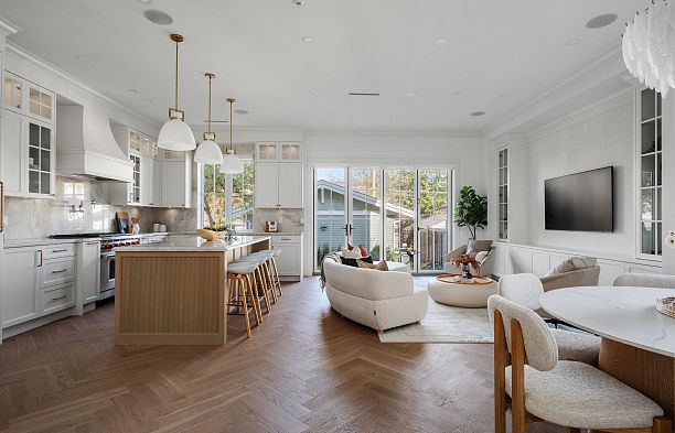 2 127 W 17th Avenue Cambie