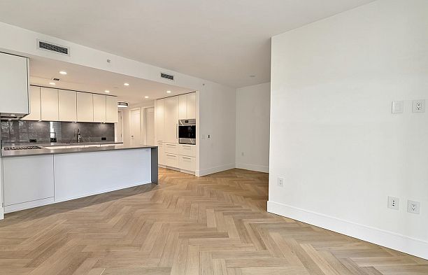 203 4685 Cambie Street Cambie