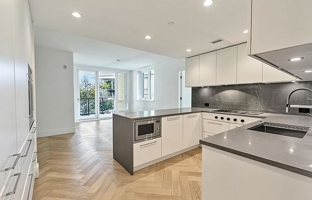 203 4685 Cambie Street Cambie