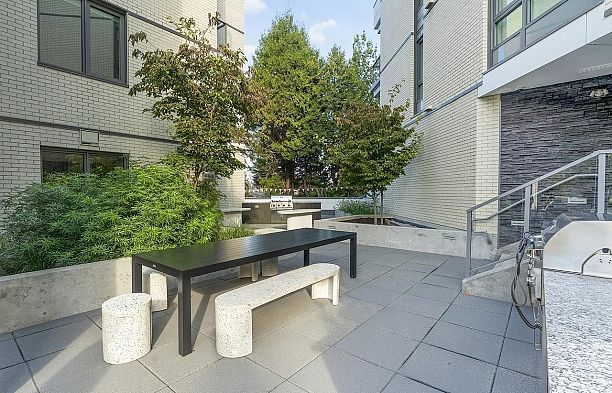 203 4685 Cambie Street Cambie
