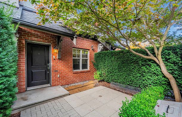 5603 Willow Street Cambie