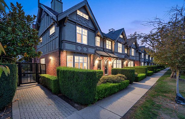 5603 Willow Street Cambie