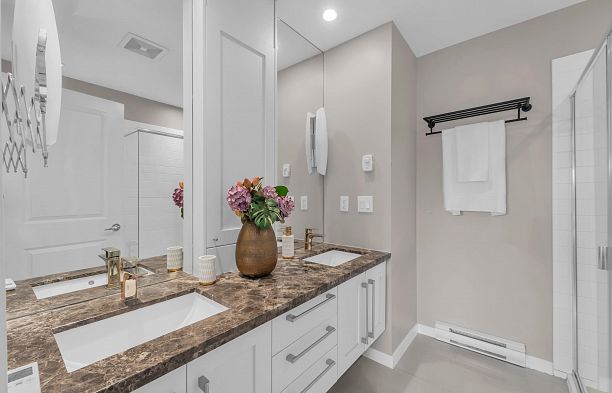 5603 Willow Street Cambie
