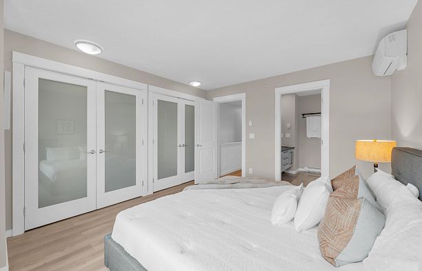 5603 Willow Street Cambie