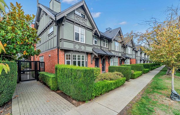 5603 Willow Street Cambie
