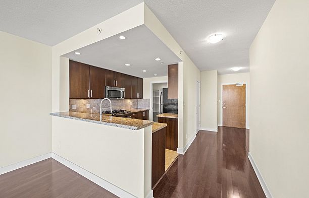 804 1483 W 7th Avenue Fairview VW