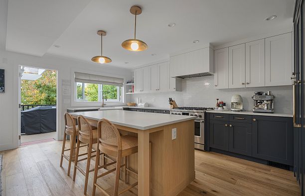 3250 W 37th Avenue Kerrisdale