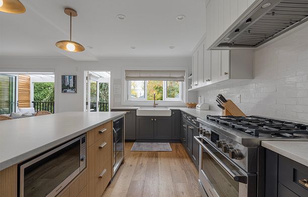 3250 W 37th Avenue Kerrisdale