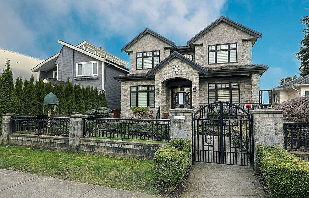 66 W 44th Avenue Oakridge VW
