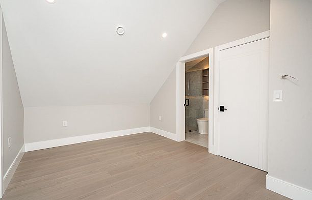 2 4579 W 11th Ave Avenue Point Grey