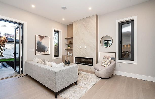 2 4579 W 11th Ave Avenue Point Grey