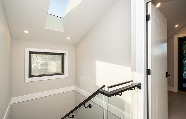 2 4579 W 11th Ave Avenue Point Grey