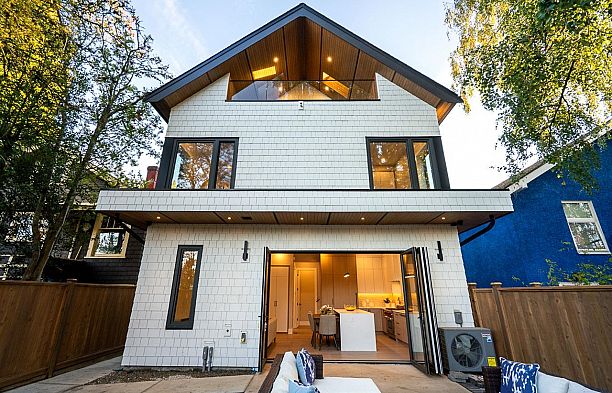 2 4579 W 11th Ave Avenue Point Grey