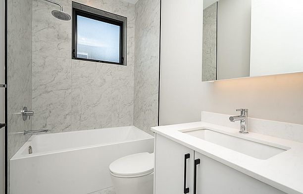 2 4579 W 11th Ave Avenue Point Grey