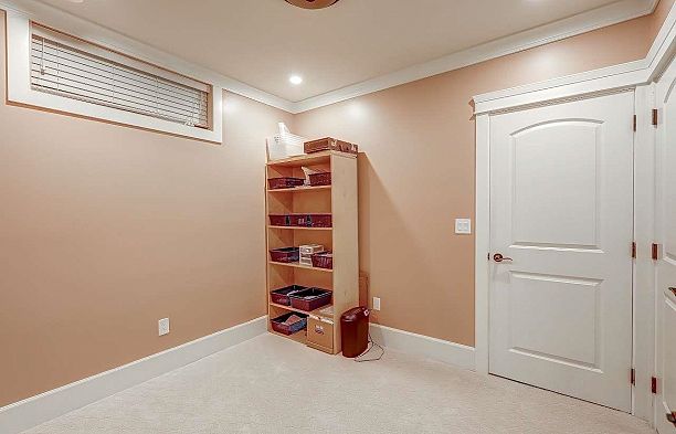 66 W 44th Avenue Oakridge VW