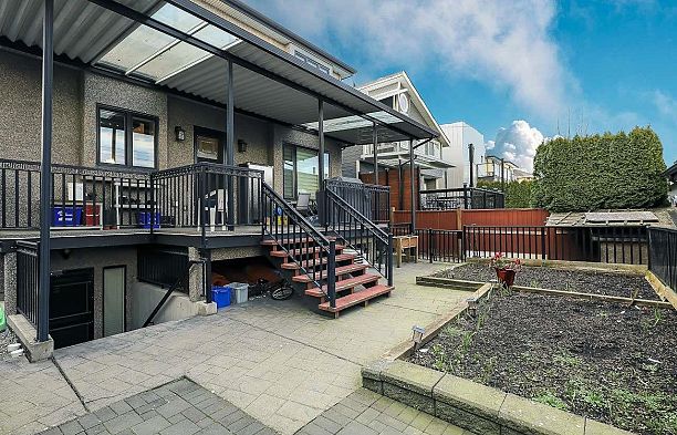 66 W 44th Avenue Oakridge VW