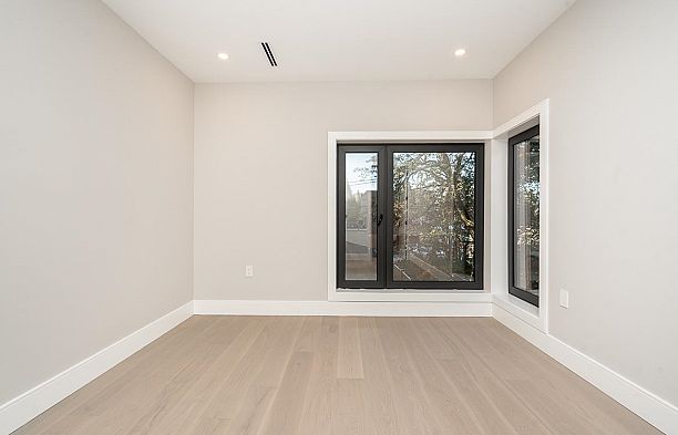 2 4579 W 11th Ave Avenue Point Grey