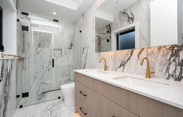 2 4579 W 11th Ave Avenue Point Grey