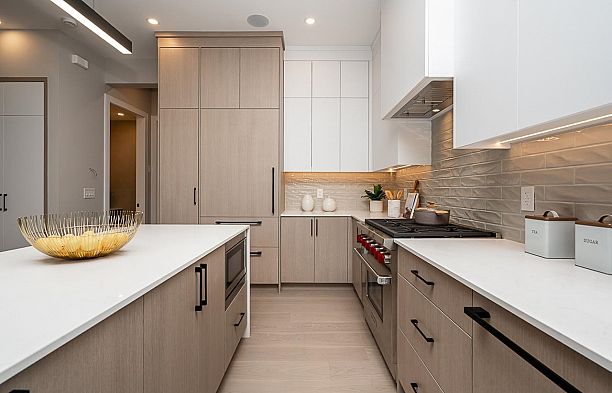 2 4579 W 11th Ave Avenue Point Grey