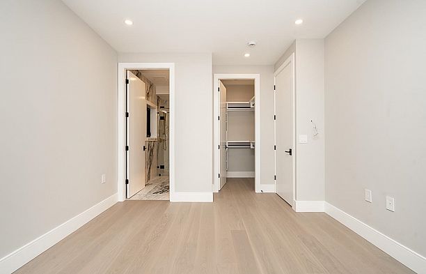 2 4579 W 11th Ave Avenue Point Grey