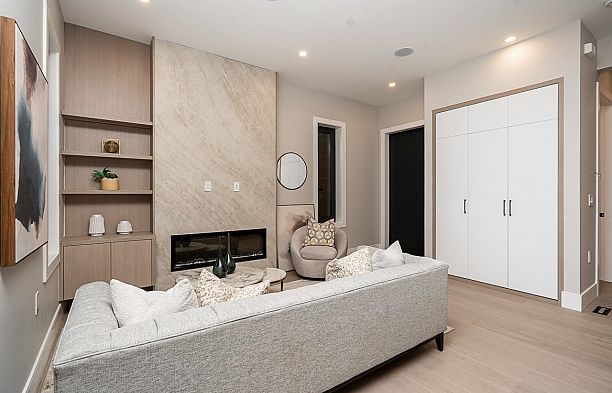 2 4579 W 11th Ave Avenue Point Grey