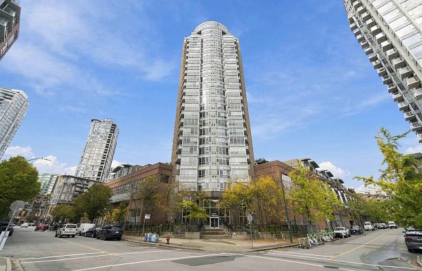 1707 63 Keefer Place Downtown VW