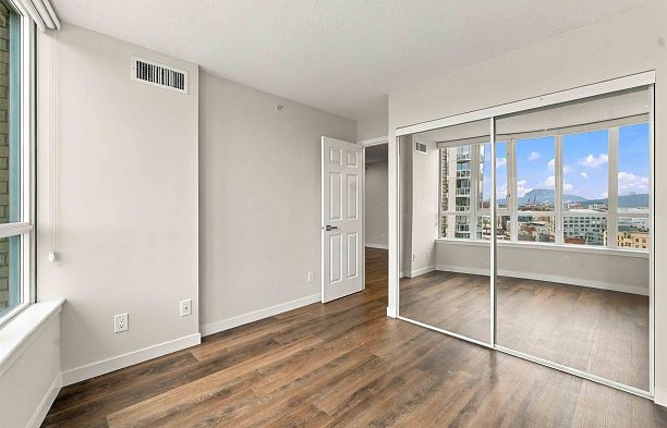 1707 63 Keefer Place Downtown VW