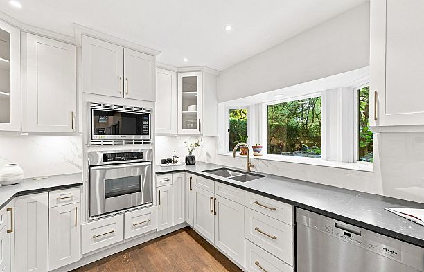 4245 Nautilus Close Point Grey