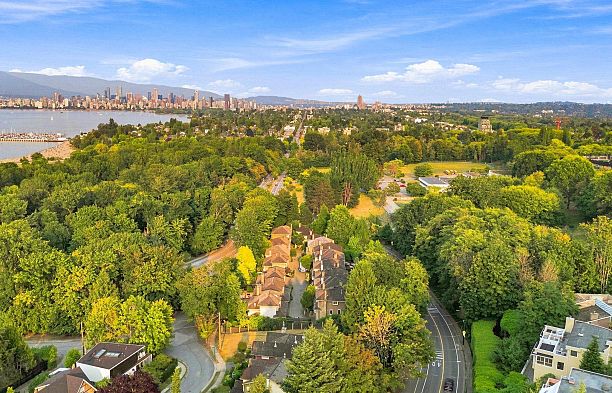 4245 Nautilus Close Point Grey