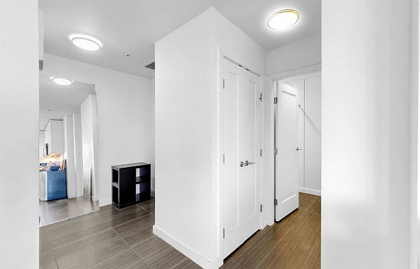 865 2080 W Broadway Kitsilano