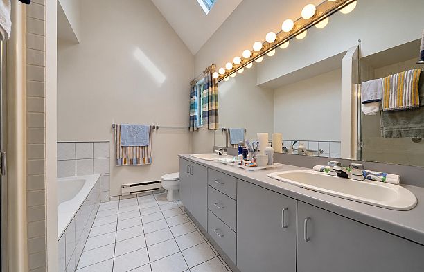 1919 Creelman Avenue Kitsilano