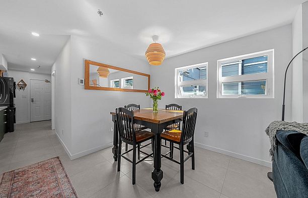 104 828 W 14th Avenue Fairview VW