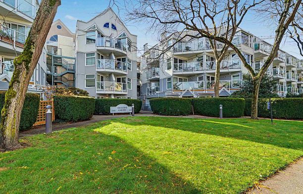 314 2020 W 8th Avenue Kitsilano