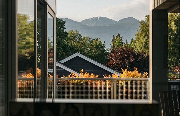 302 4387 W 10th Avenue Point Grey