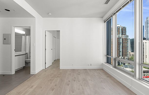 1012 989 Nelson Street Downtown VW