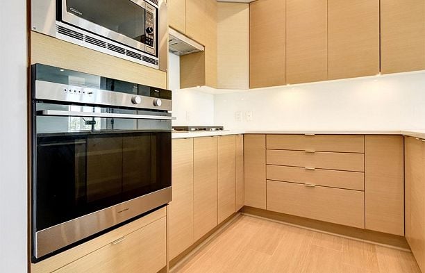 PH7 2528 Collingwood Street Kitsilano