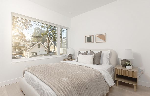 2 2755 W 11th Avenue Kitsilano
