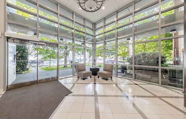 602 618 W 45th Avenue Oakridge VW