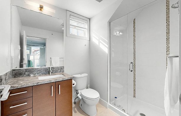 5978 Oak Street Oakridge VW