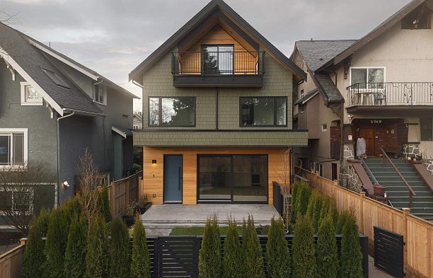 2 2755 W 11th Avenue Kitsilano