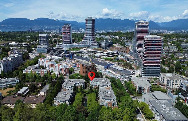 602 618 W 45th Avenue Oakridge VW