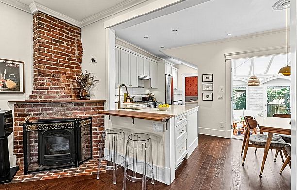 2634 Hemlock Street Fairview VW