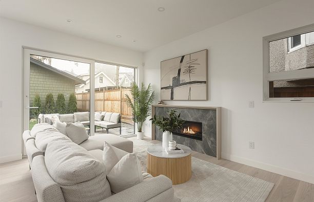 2 2755 W 11th Avenue Kitsilano