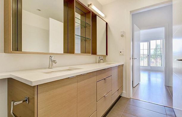 PH7 2528 Collingwood Street Kitsilano