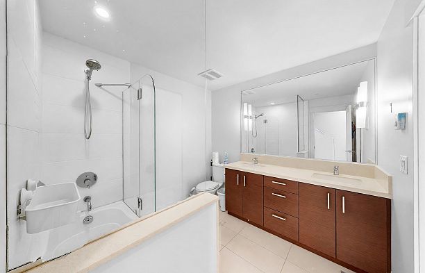 5978 Oak Street Oakridge VW