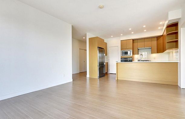 PH7 2528 Collingwood Street Kitsilano