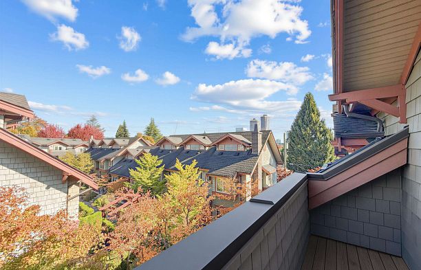 5978 Oak Street Oakridge VW