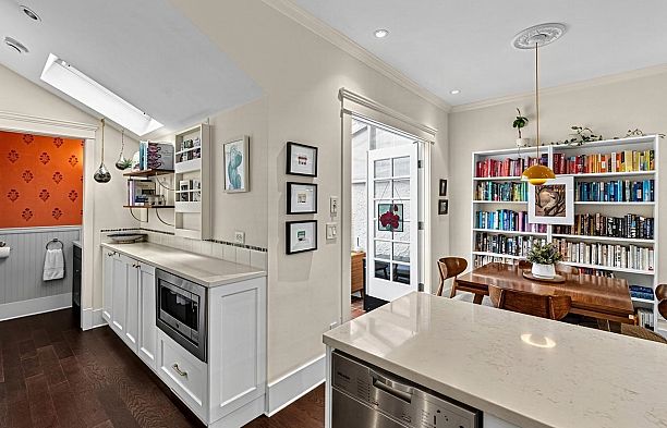 2634 Hemlock Street Fairview VW